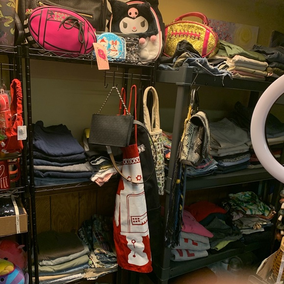 LIKE THIS LISTING TO BE NOTIFIED OF MY LIVE SHOWS. - Picture 7 of 15